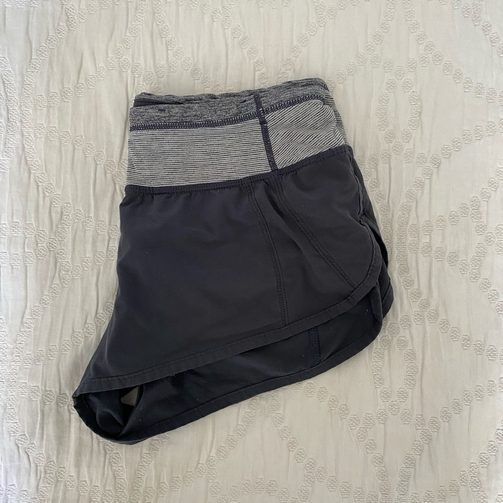 LULULEMON- Tracker Short